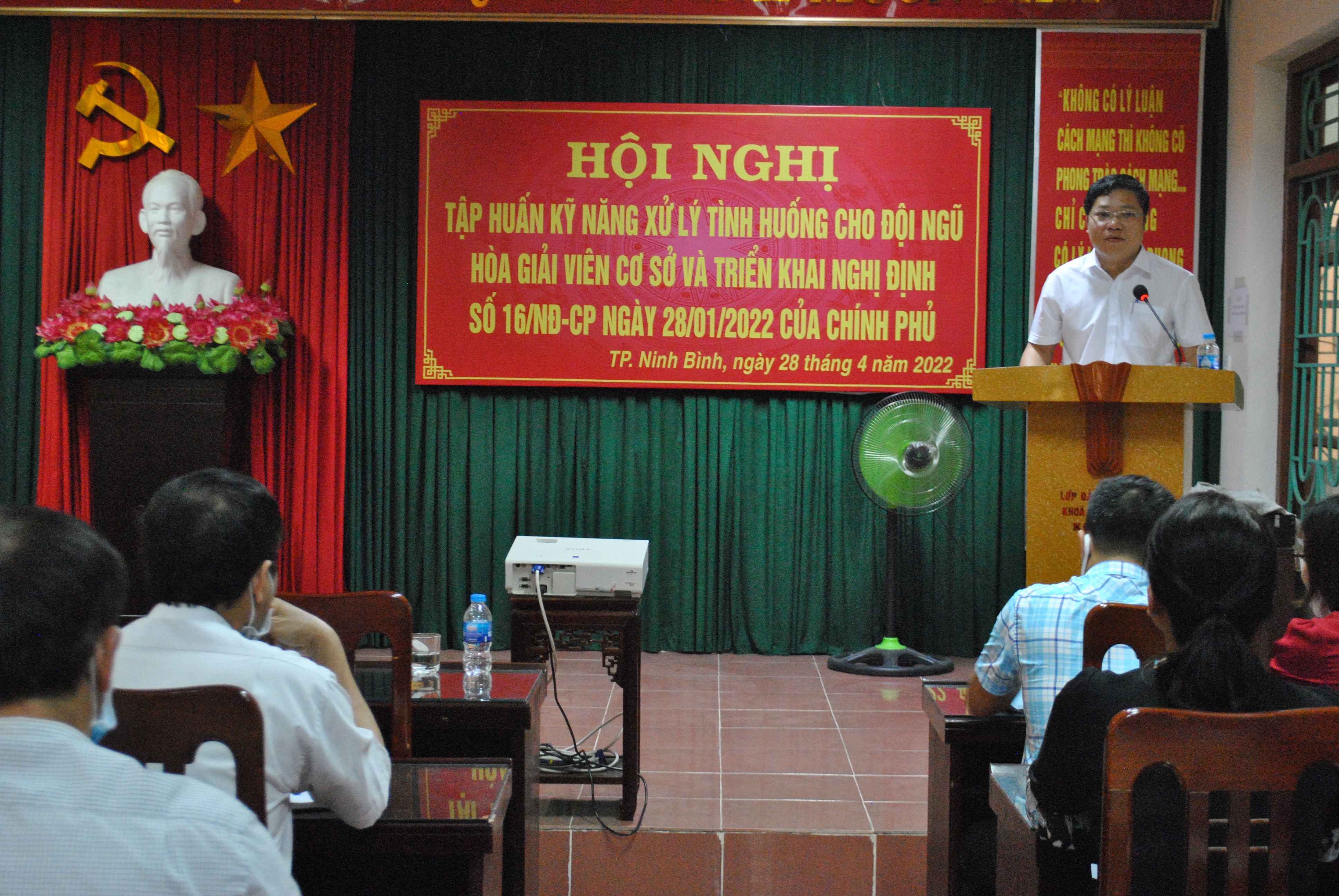 Tuyên truyền, phổ biến pháp luật và tập huấn kỹ năng nghiệp vụ hoà giải ở cơ sở trên địa bàn thành phố Ninh Bình
