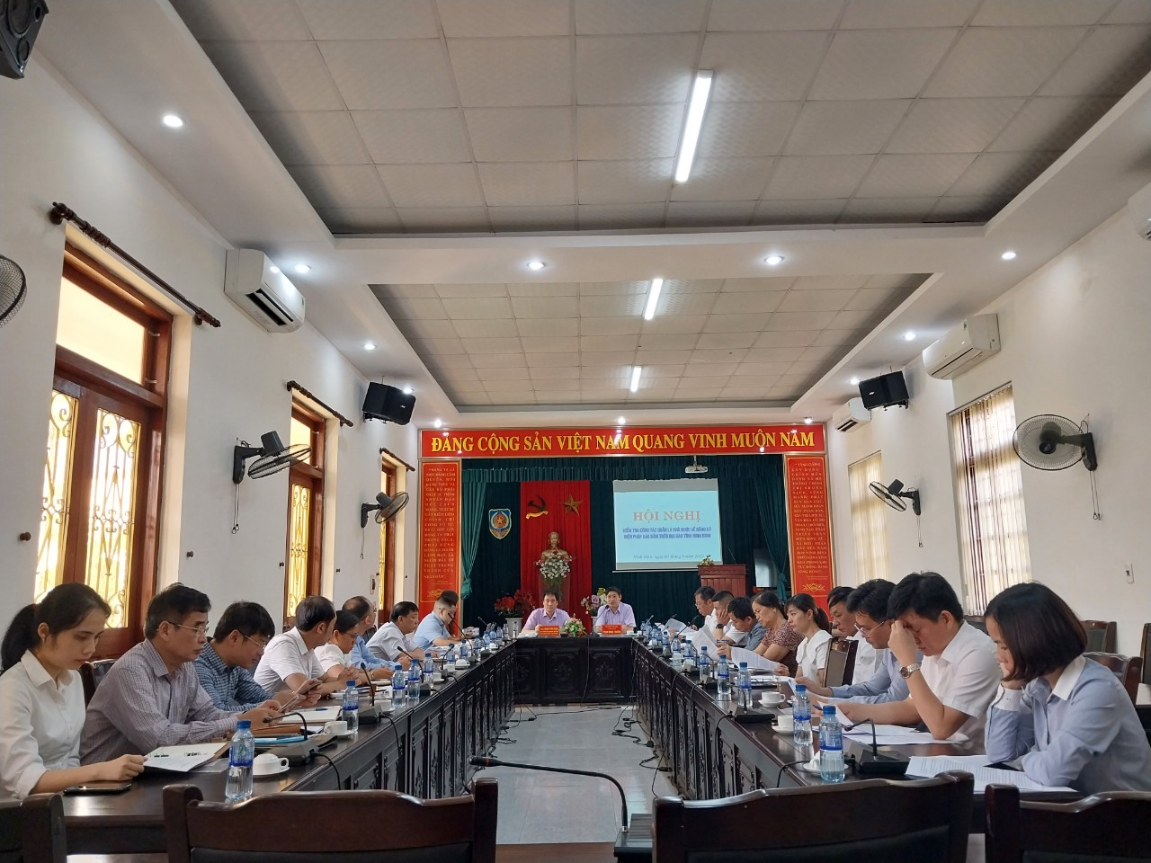 Kiểm tra công tác đăng ký biện pháp bảo đảm bằng quyền sử dụng đất, tài sản gắn liền với đất tại tỉnh Ninh Bình